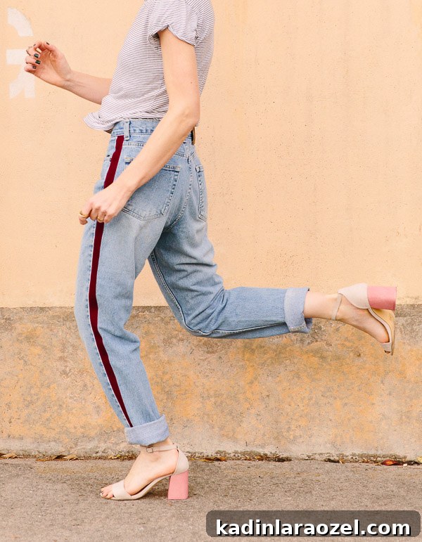 No-Sew DIY Side-Stripe Pants: Quick Upcycle Tutorial 7 Make these DIY side-stripe pants. The stripe is velvet and they're really inexpensive to make. Click through for the tutorial. #nosew #pants #stripes #fashion #fashiondiy #diy #tutorial
