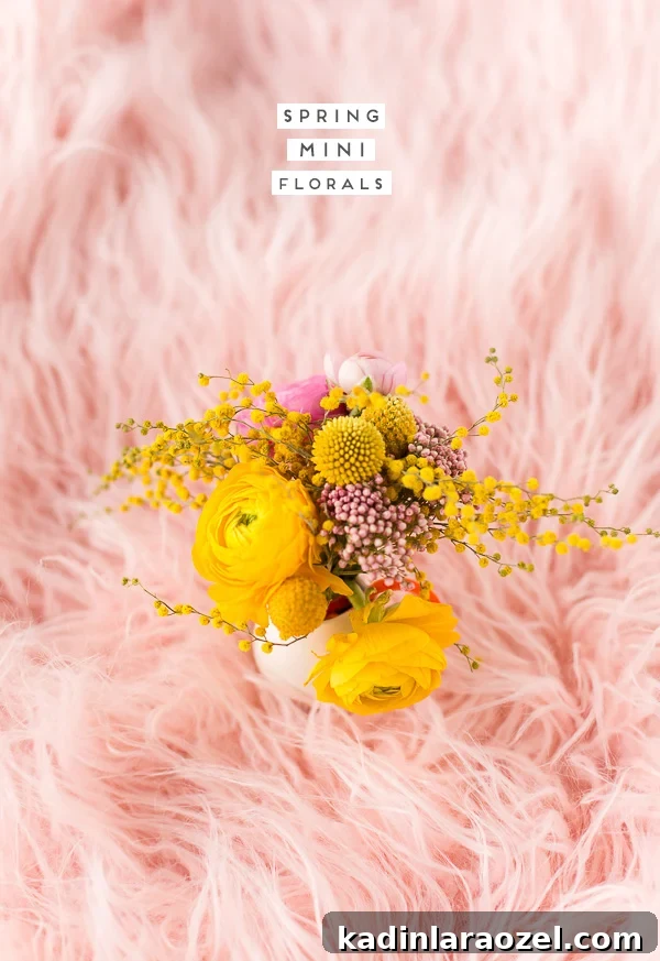 Spring Floral Mini Bouquets and Boutonnieres for Intimate Weddings 4 Spring mini florals (bouquet and boutonniere recipes for weddings and everyday entertaining) #flowers #florals #spring #springflorals #bouquet #ranunculus #diy