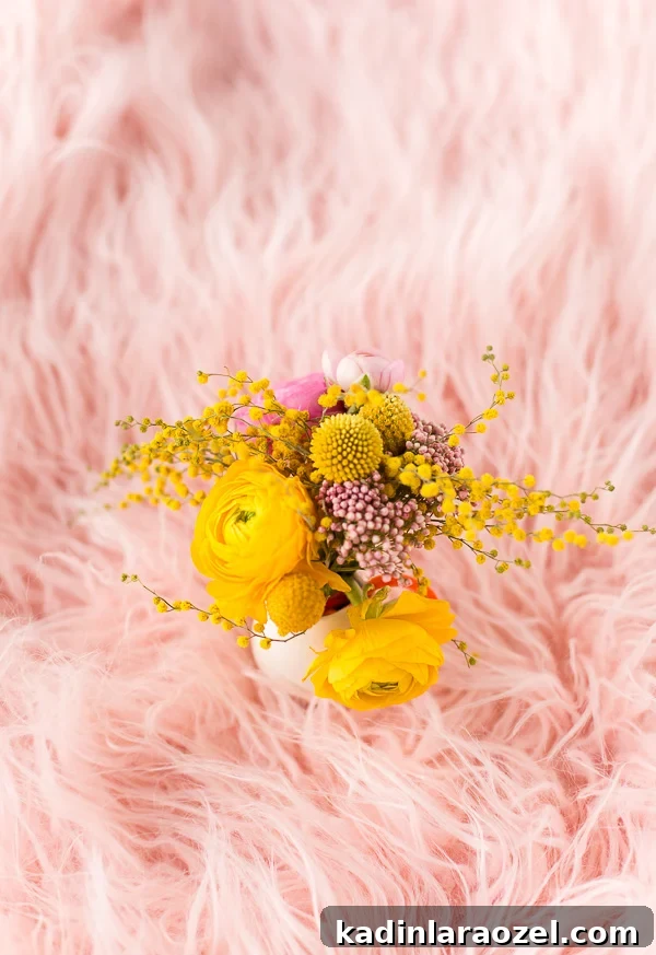 Spring Floral Mini Bouquets and Boutonnieres for Intimate Weddings 7 Spring mini florals (bouquet and boutonniere recipes for weddings and everyday entertaining) #flowers #florals #spring #springflorals #bouquet #ranunculus #diy