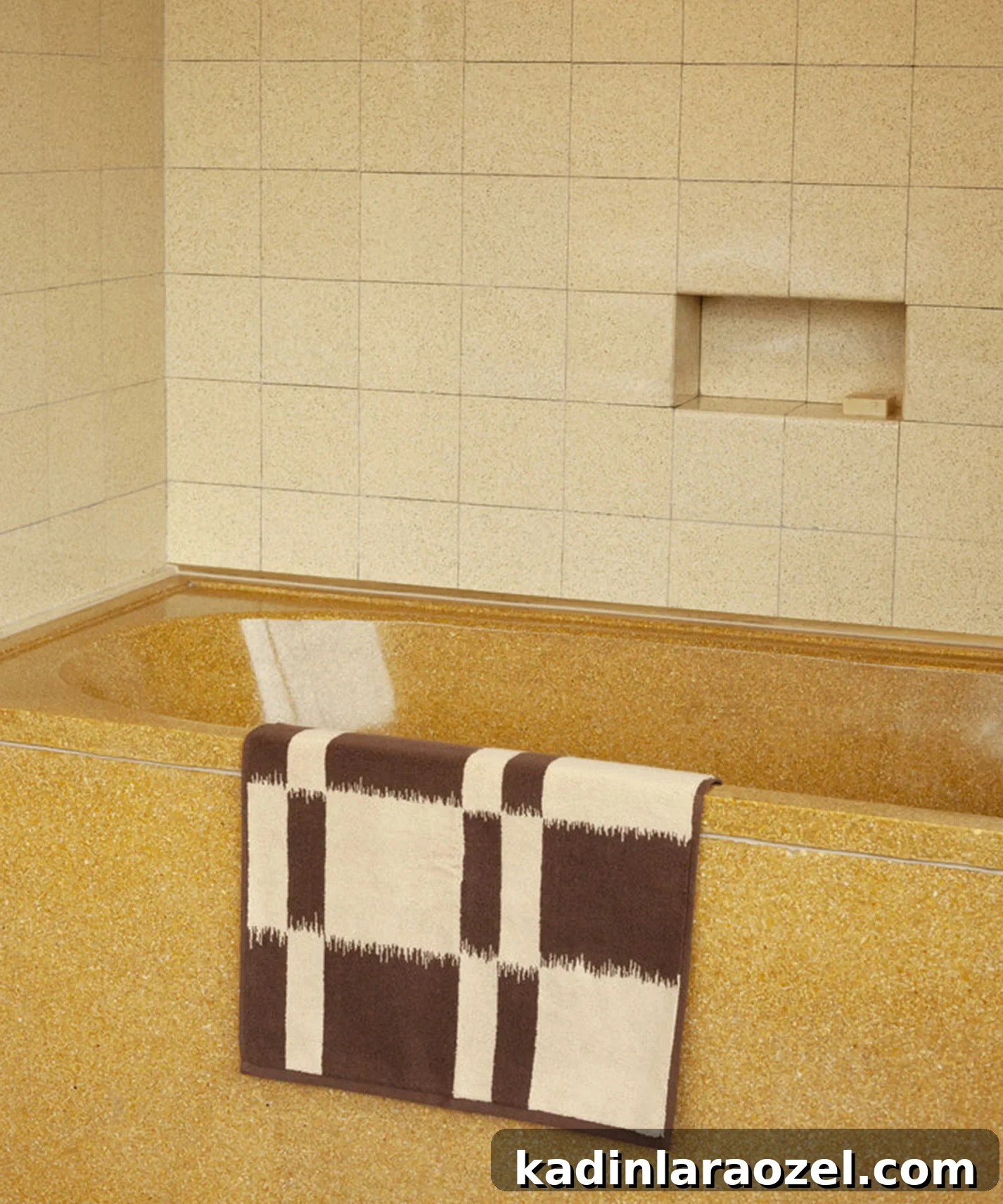 13 Stylish Ways to Refresh and Decorate Your Bathroom 9 img 84241 8
