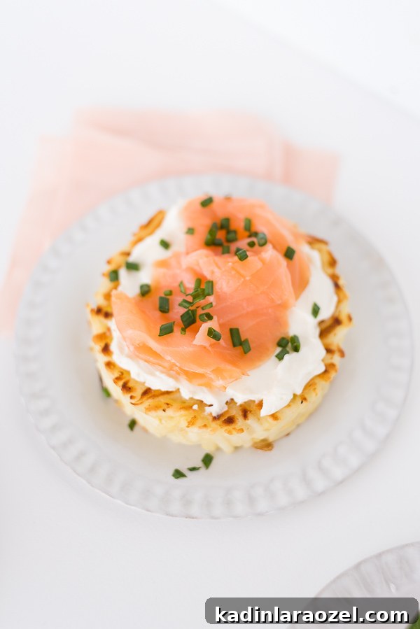 Brady Brunch: 3 Savory Hash Brown Nest Recipes for Your Next Brunch 4 Savory hash brown nests 3 ways at your next brunch (this one is salmon, chives, and cream cheese). Click through for the recipe! #breakfast #brunch #recipe #hashbrowns #uniquehashbrown
