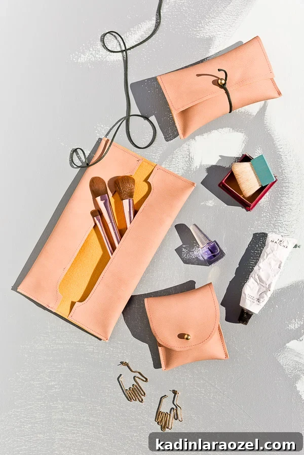 Sewn Leather Pouches: 3 DIY Methods for Stylish Results 6 DIY Sewn Leather Pouches (Three Ways). Click through for all three tutorials for these handy leather pouches. Great gift idea and SO easy! #diygift #diy #sewing #sewingtutorial #leather