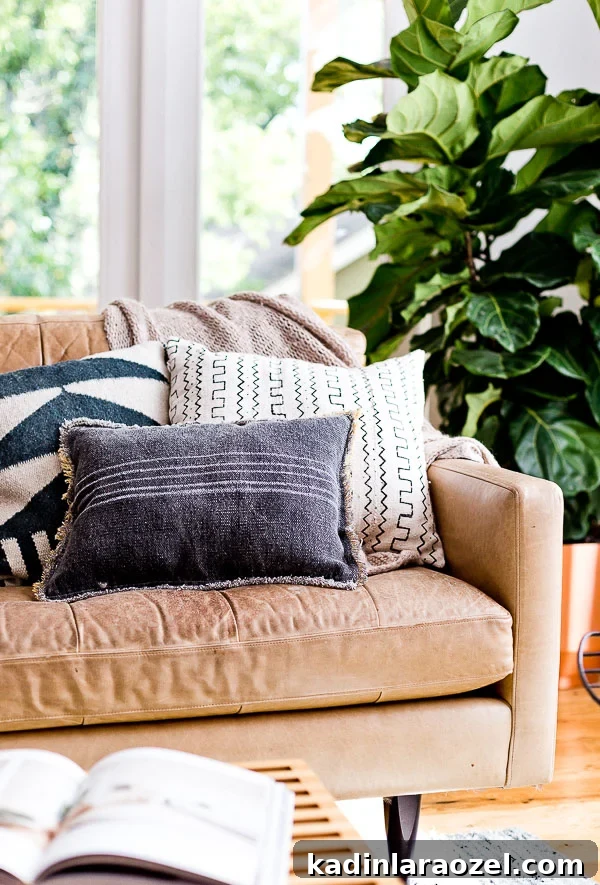 How to Sew a Reversible Pillow: Flip and Reverse for Two Looks 7 Sewing DIY // Learn how to sew a reversible pillow. It's so easy! #sewingproject #diypillow #diy #sewingdiy #modernhomedecor #modernhousewares