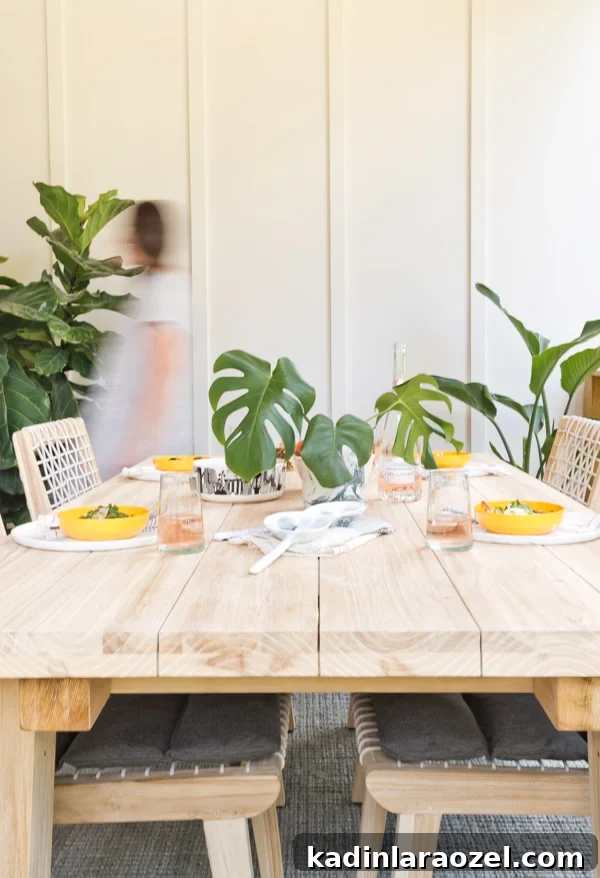 Summer Entertaining Essentials: Must-Have Outdoor Hosting Gear 3 Summer essentials for outdoor entertaining. Including the perfect outdoor furniture, accessories, food and drink recipes! #summer #summerentertaining