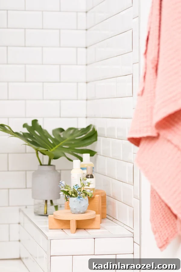 Guest Bathroom Essentials: 3 Must-Have Items for Visitors 4 Bathroom toiletries and styling