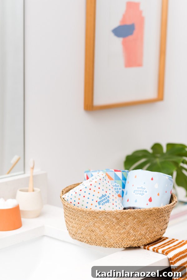 Guest Bathroom Essentials: 3 Must-Have Items for Visitors 5 Styled guest bathroom