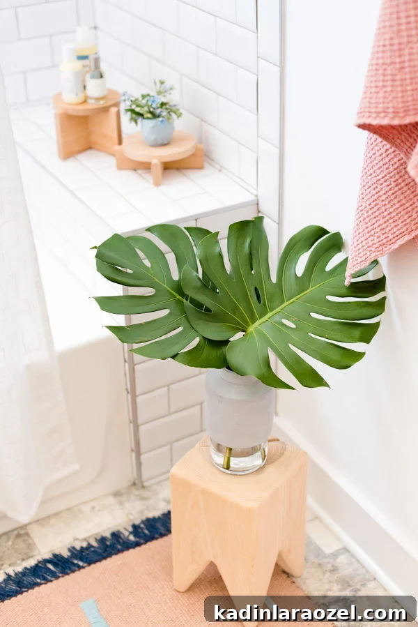 Guest Bathroom Essentials: 3 Must-Have Items for Visitors 7 Bathroom with plants and textiles