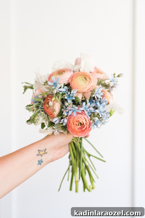 Nontraditional July 4th Bouquet Ideas for Patriotic Centerpieces 3 Centerpiece Celebrations: My Take on a (Non-Traditional) July Fourth Bouquet
