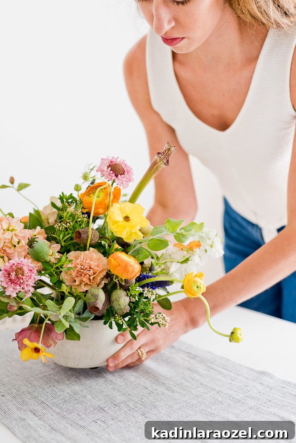 Flower Arranging Tips from a Florist: 8 Simple Tricks & A Signature Bouquet Recipe 5 wild and colorful floral arrangement