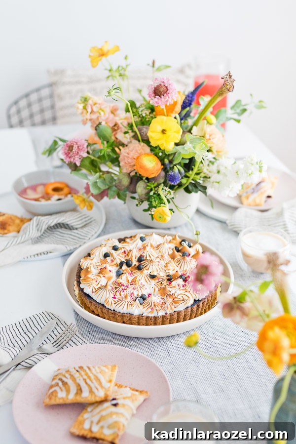 Host a Chic Brunch with Friends: Simple Stylish Ideas 3 How to throw a beautiful brunch with friends without a ton of effort. Click through to 'latte the day away' with this colorful minimal brunch inspiration. #brunchinspiration #summerentertaining #pastelvibes #brunch