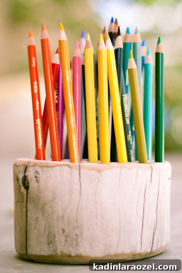DIY pencil holder for back to school. Click through for all 24 unique back to school ideas. #backtoschool #backtoschooldiy #diy #diyideas #backtoschoolideas