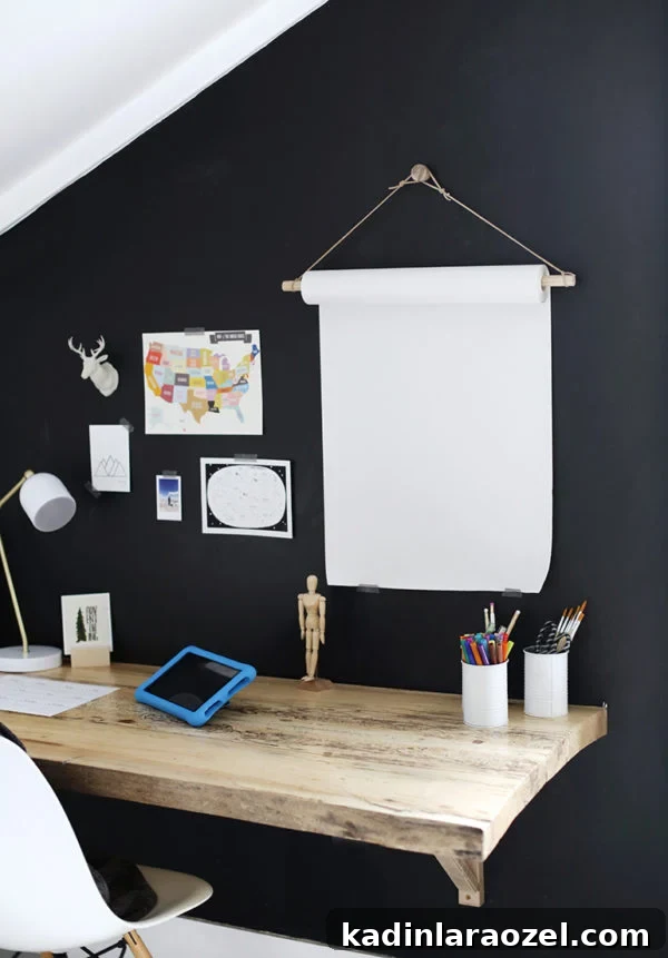 Make a hanging paper roll for back to school. 