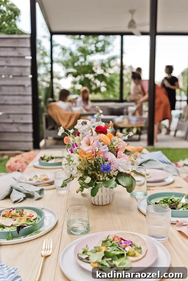 Tips for throwing the perfect end of summer get-together. Click through for entertaining tips from Brittni Mehlhoff of Paper and Stitch. #summerentertaining #entertainingideas #entertainingtips #dinnerparty #outdoorentertaining