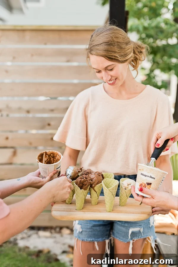 How to throw the perfect end of summer get-together with ice cream. Click through for entertaining tips from Brittni Mehlhoff of Paper and Stitch. #summerentertaining #entertainingideas #entertainingtips #dinnerparty #outdoorentertaining #icecream #icecreamideas #icecreamsocial #icecreamparty