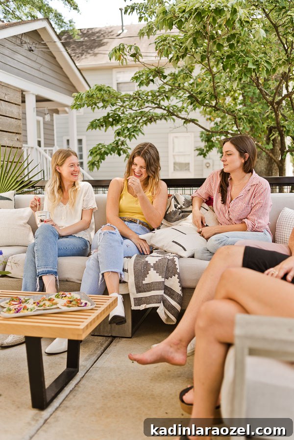 How to throw the perfect end of summer get-together. Click through for entertaining tips from Brittni Mehlhoff of Paper and Stitch. And recipes too! #summerentertaining #entertainingideas #entertainingtips #dinnerparty #outdoorentertaining