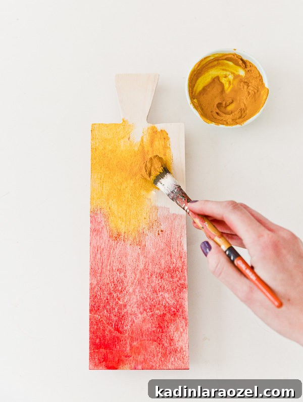 How to Safely Dye Cutting and Serving Boards with Pantry Ingredients 6 A (Food Safe) DIY Way to Dye Cutting + Serving Boards with Items You Already Have in Your Pantry. #diyidea #diyentertaining #diy #pizza