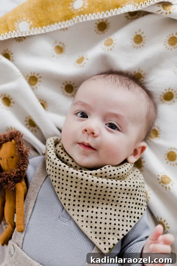 10-Minute Bandana Bib from a Napkin: DIY for Your Baby 6 How to Make a DIY Bandana Bib for Your Little One #baby #diy #diybaby #bib #babyclothes