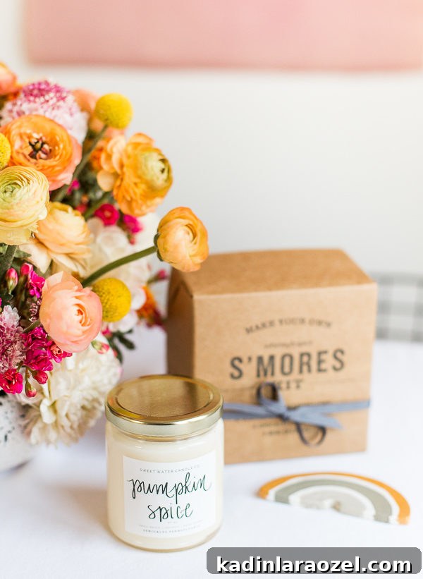 Cozy Colorful Modern Thanksgiving Tablescape Ideas 4 Hostess gift ideas for Thanksgiving and/or party favors for guests. #thanksgiving #tablescape #tabledecor #entertainingideas #thanksgivingentertaining #thanksgivingdiy