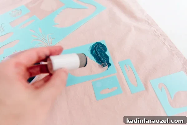 DIY Holiday Fabric Gift Wrap: Stylish Eco-Friendly Ideas 5 How to make DIY fabric gift wrap for the holidays with stencils. #diyholiday #diy #diygiftwrap #giftwrap #stencils