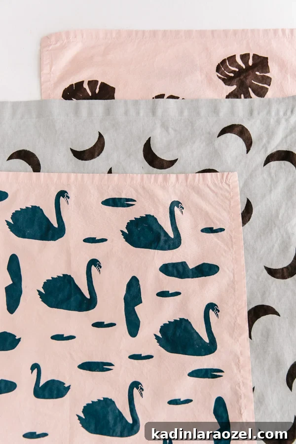 DIY Holiday Fabric Gift Wrap: Stylish Eco-Friendly Ideas 7 How to make DIY fabric gift wrap for the holidays with stencils. #diyholiday #diy #diygiftwrap #giftwrap #stencils