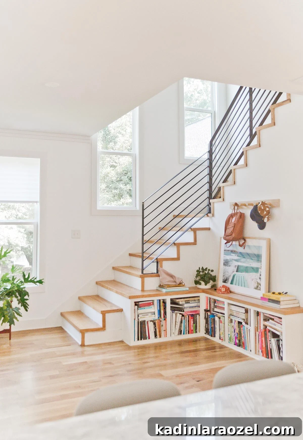 Daydreaming About Moving Back Home: Finding the Perfect House 5 A California born DIY designer makes a home in Atlanta, GA inspired by her west coast roots and laidback style. #modernhome #organicmodern #diningroom #californiastyle #staircase #modernbookshelf #builtinbookshelf
