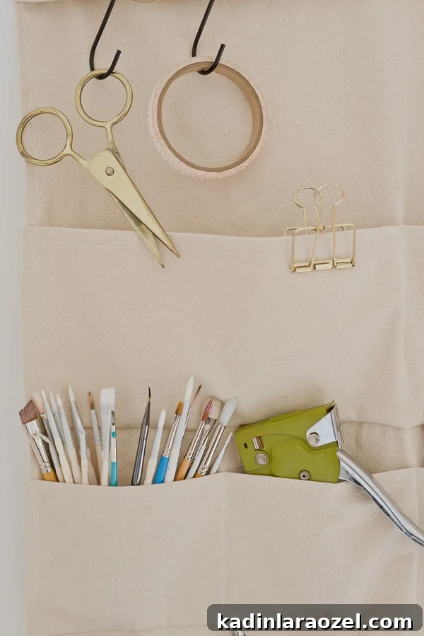 DIY wall organizer made of canvas